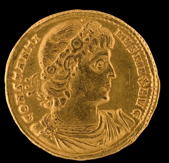 Coin of Constantine the Great showing his portraiture 