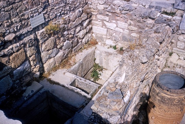 Temple repositories at Knossos