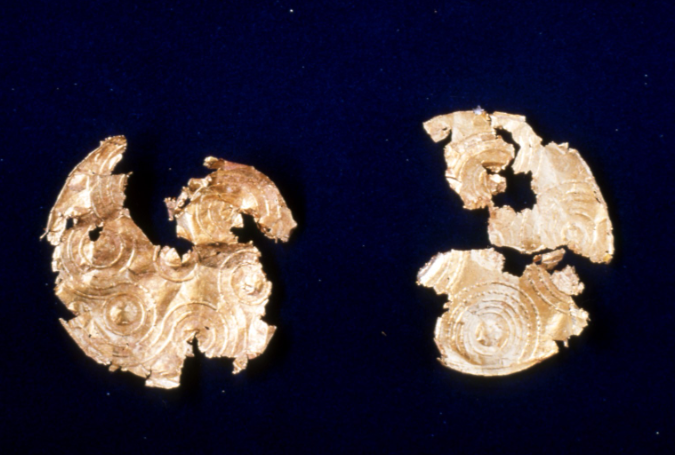 Figure 3: Sackett_388. Date Captured: No Date Found. Embossed gold discs.