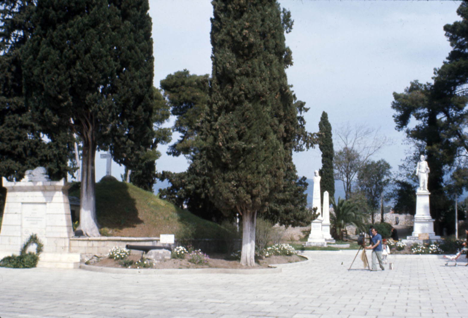 A different view of the garden taken by Sackett on Independence Day, March 25, 1977.